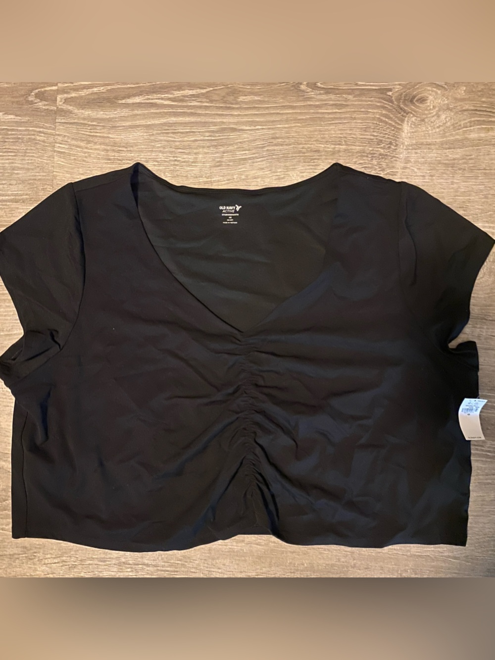 Old Navy Black Short-Sleeve V-Neck Ruched Active Crop Top